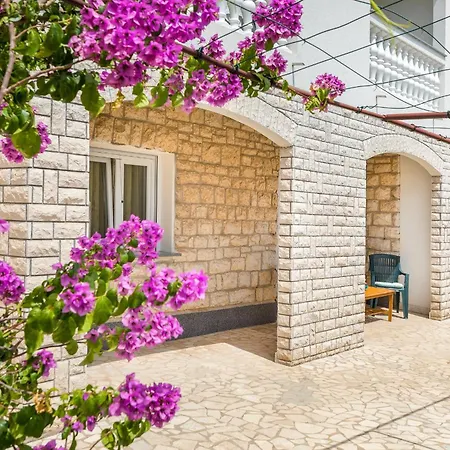 Apartman Desiree Póla