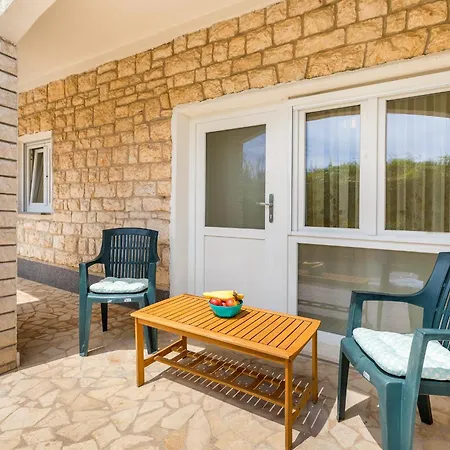 Apartman Desiree *